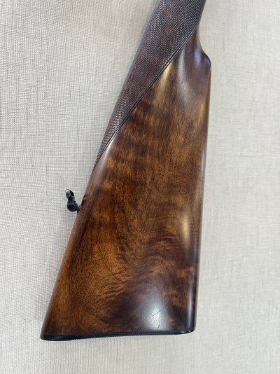 Coronha de espingarda em madeira castanha polida