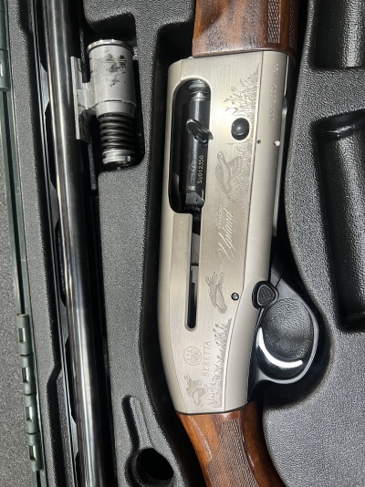 Espingarda Beretta AL391 Urika em estojo acolchoado preto