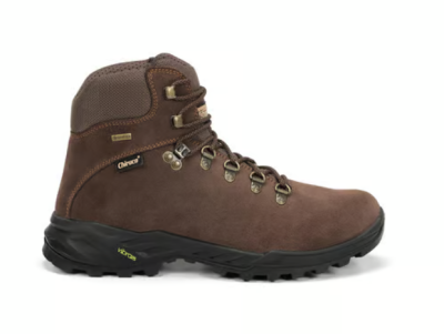 Bota de caminhada castanha com sola preta Vibram e atacadores castanhos