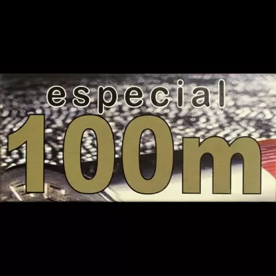 Texto 'especial 100m' sobre fundo texturizado