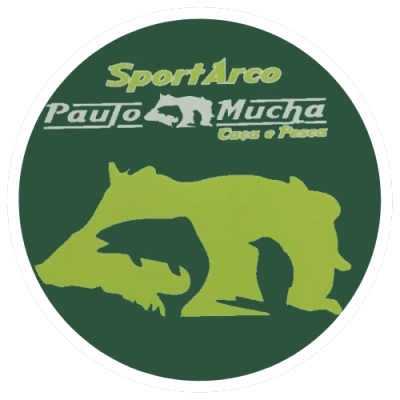 Logótipo redondo verde escuro com texto e silhuetas de urso e peixe