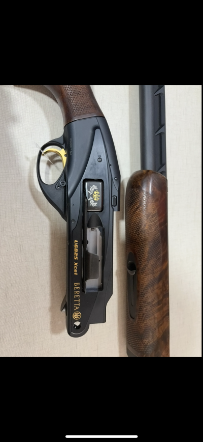 Espingarda de caça Beretta UGB25 Xcel com madeira e metal negro