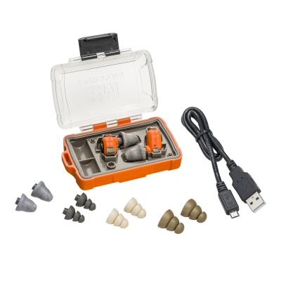 Estojo com auscultadores laranja, pontas de silicone coloridas e cabo USB preto