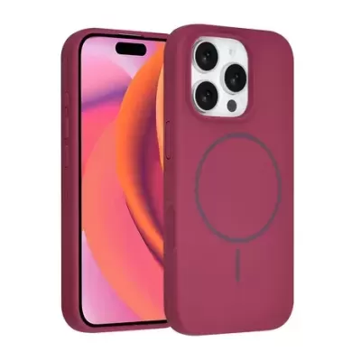 Smartphone com capa bordô e três câmaras