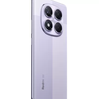 Smartphone Redmi lilás com quatro câmaras traseiras em módulo quadrado