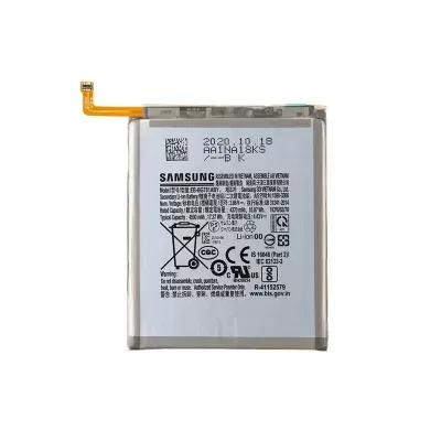 Bateria retangular Samsung com etiqueta branca e conector flexível amarelo