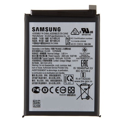 Bateria Samsung tipo Li-ion com etiquetas e símbolos em fundo branco