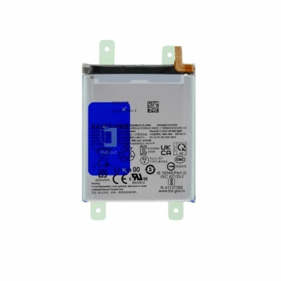 Bateria Samsung para telefone com etiqueta azul e etiquetas técnicas