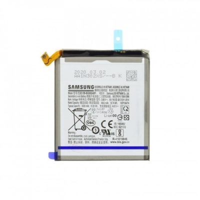 Bateria para telemóvel Samsung com etiqueta técnica e fita azul