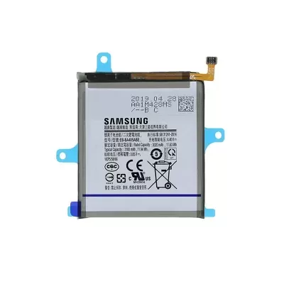 Bateria retangular Samsung cinza com texto e conectores