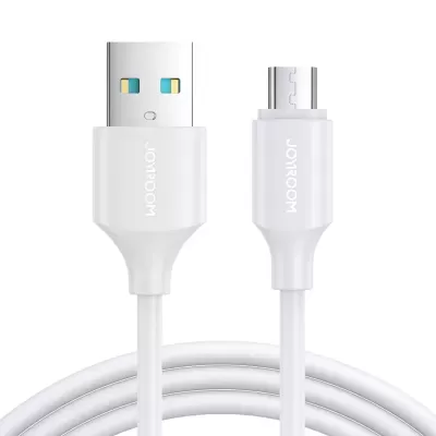 Cabo USB branco com conectores USB tipo A e micro USB