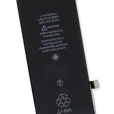 Bateria Li-ion preta com texto branco e símbolos de reciclagem