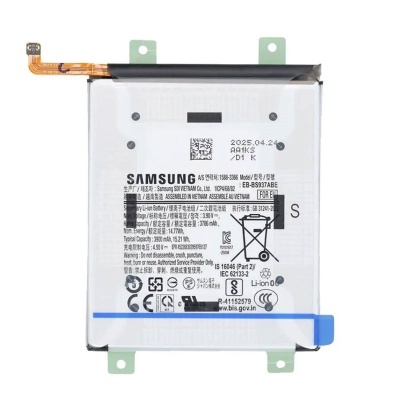 Bateria Samsung Li-ion branca com texto e símbolos de segurança