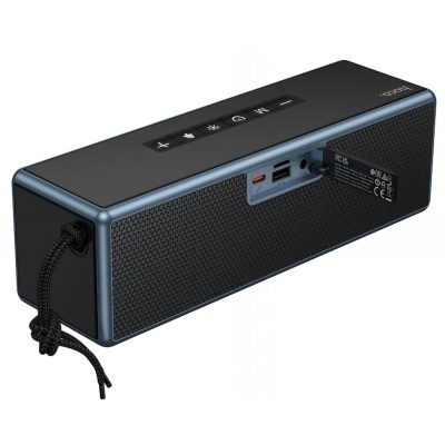 Coluna portátil de som preta e azul com botões, portas USB e cordão