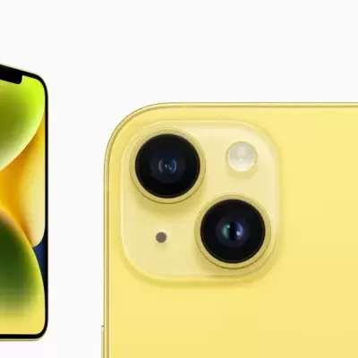 Smartphone amarelo com duas câmaras traseiras em fundo branco