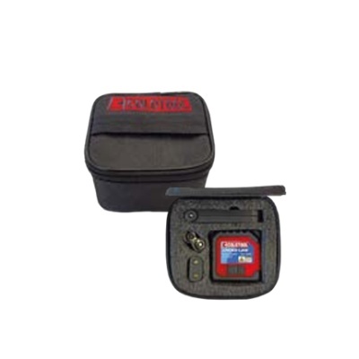 Estojo preto com dispositivo eletrônico e etiqueta de aviso