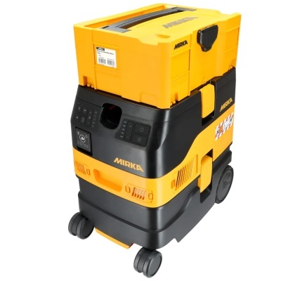 Aspirador industrial amarelo e preto com rodas e botões de controle