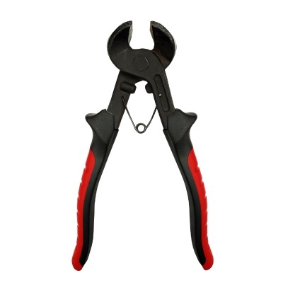 Alicate de corte com punhos preto e vermelho isolado