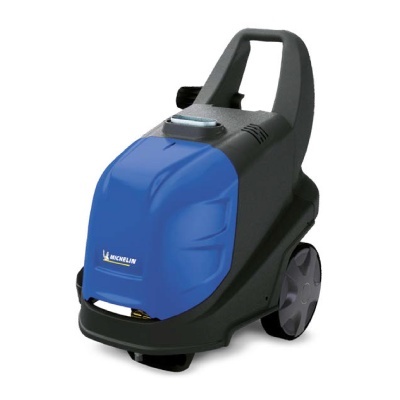 Máquina de alta pressão Michelin azul e preta com rodas cinzentas