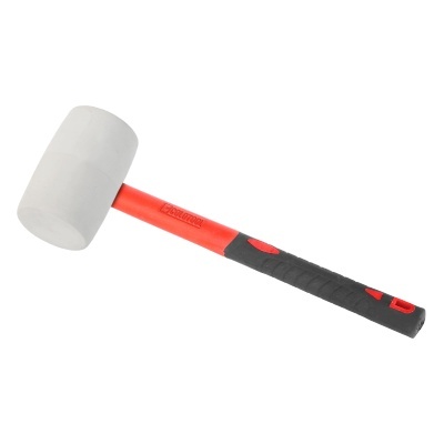 Martelo de borracha com cabo vermelho e preto