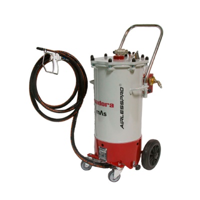 Ar comprimido ALESSANDRO em metal cinza e vermelho com mangueira preta e pistola de pulverização