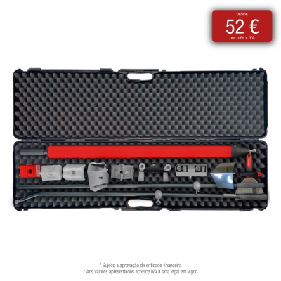 Mala preta acolchoada com ferramentas e tubo vermelho dentro e etiqueta de preço