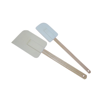 Duas espátulas de cozinha com cabos de madeira e lâminas de silicone azul clara e branca