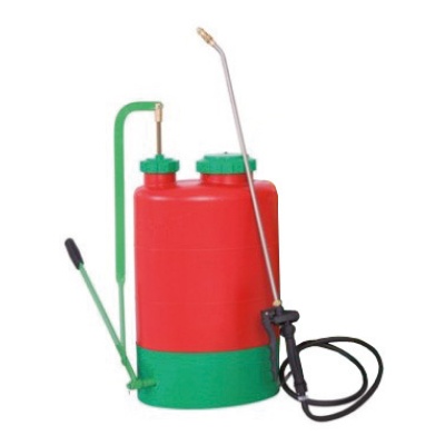 Pulverizador mochila vermelho e verde com tubo metálico e mangueira preta