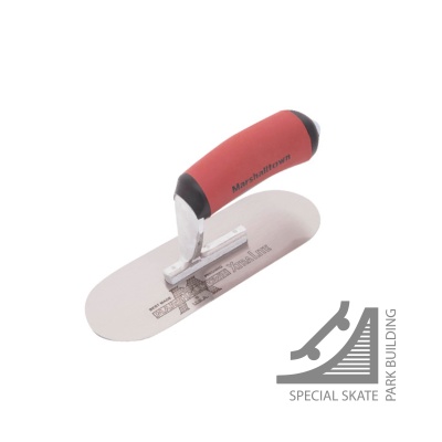 Desempenadeira metálica com cabo vermelho e preto e texto Marshalltown