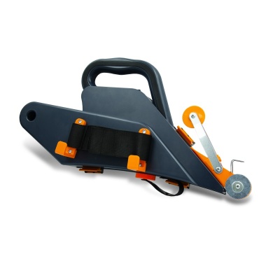 Aparelho de corte manual cinzento com detalhes laranja e alça preta.