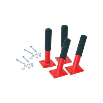 Suportes vermelhos inclinados com pegadores pretos e parafusos