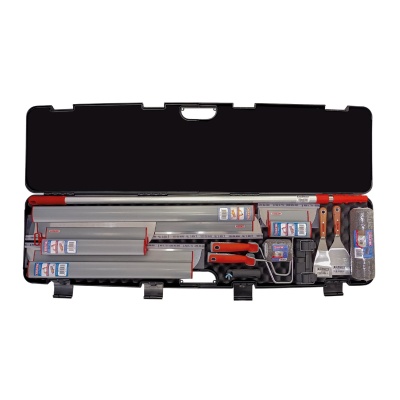 Conjunto de ferramentas de pintura em estojo preto aberto