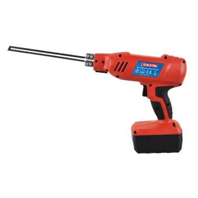 Ferramenta elétrica vermelha e preta com terminais metálicos longos e rótulo azul