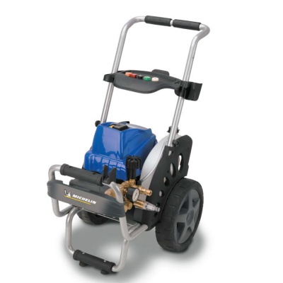 Máquina de lavar alta pressão MICHELIN azul e preta com rodas grandes