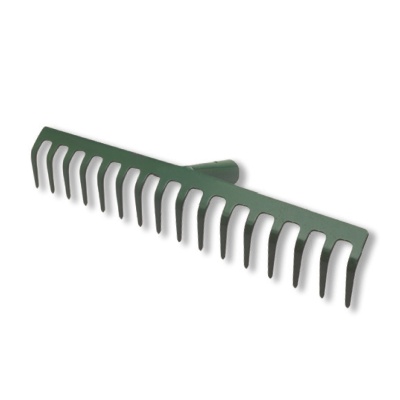 Ancinho de jardim verde com dentes largos e metal