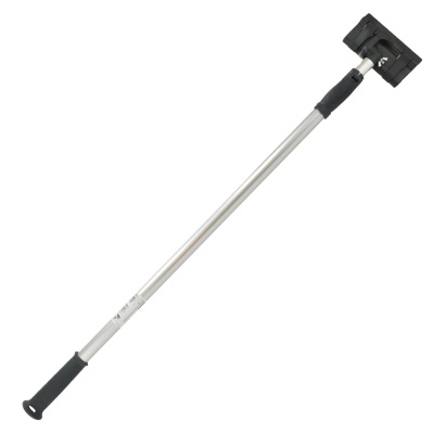 Rasqueta com cabo longo e cabeça preta para limpeza