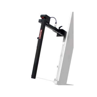 Suporte para bicicleta de metal preto montado numa parede branca