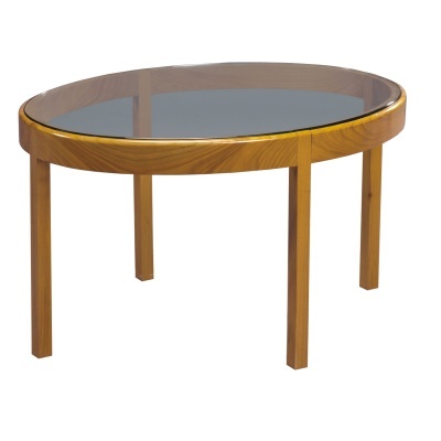 Mesa de centro oval de madeira clara com tampo de vidro fumado