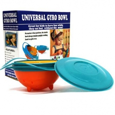 Bacia universal Gyro Bowl laranja e azul com tampa azul e embalagem com texto e imagens de crianças