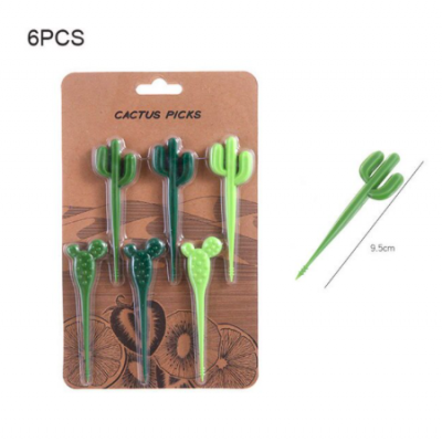 Conjunto de 6 palitos de plástico em forma de cactos verdes em embalagem de cartão