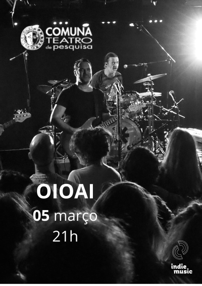 Concerto ao vivo com guitarrista e baterista, público e texto promocional em fundo preto branco.