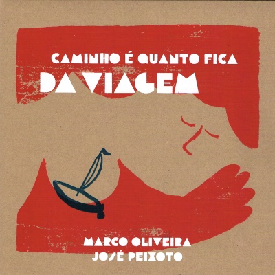 Capa de livro com título e autores em branco sobre fundo castanho e vermelho