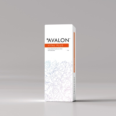 Caixa de produto Avalon Vital Plus com padrão floral e faixa laranja