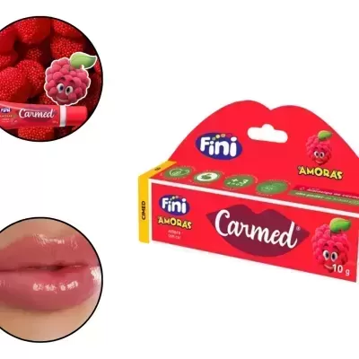 Bálsamo labial Fini Carmed sabor amoras em embalagem vermelha com ilustração de amora