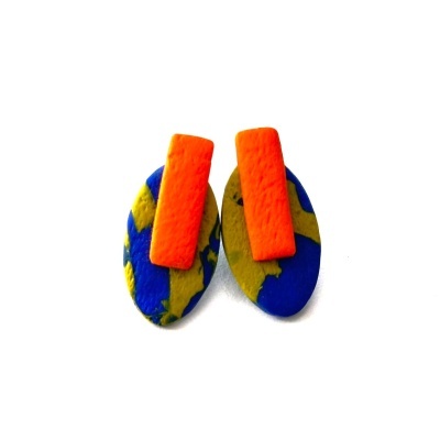 Brincos ovais azul e amarelo com peça rectangular laranja