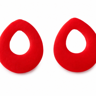 Brincos vermelhos de gota com recorte central