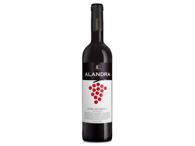 Garrafa de vinho tinto ALANDRA com rótulo branco e preto com desenho de uvas vermelhas.