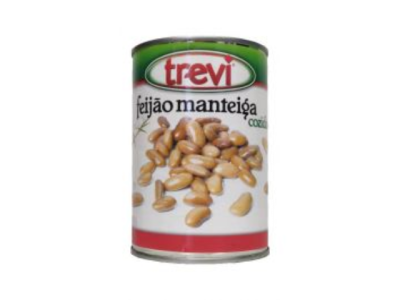Lata de feijão manteiga cozido Trevi com imagem do produto na embalagem