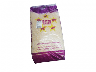 Saco de ração para cães da marca RATER com 10 kg