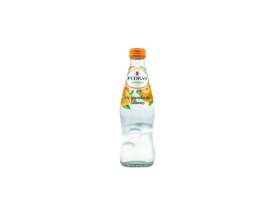 Garrafa transparente com tampa laranja e rótulo com tangerinas